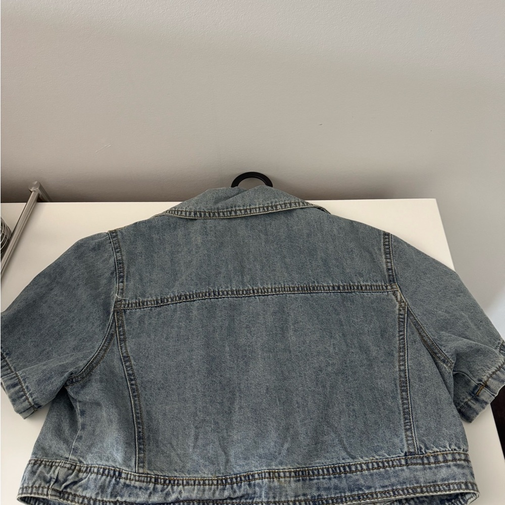 Denim Cropped Jacket - Picture 3 of 5